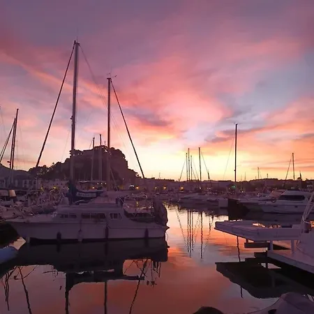 Gorgeous, Sunny With Mountain Views Apartment Denia