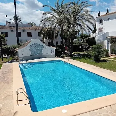 Gorgeous, Sunny With Mountain Views Apartment Denia