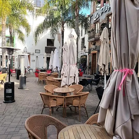 Gorgeous, Sunny With Mountain Views Denia