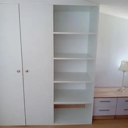 Gorgeous, Sunny With Mountain Views Apartment *